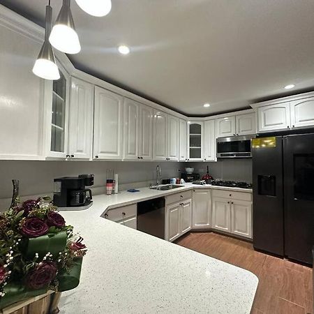 Residencia Preciosa De 2 Planta Villa ซานซัลวาดอร์ ภายนอก รูปภาพ
