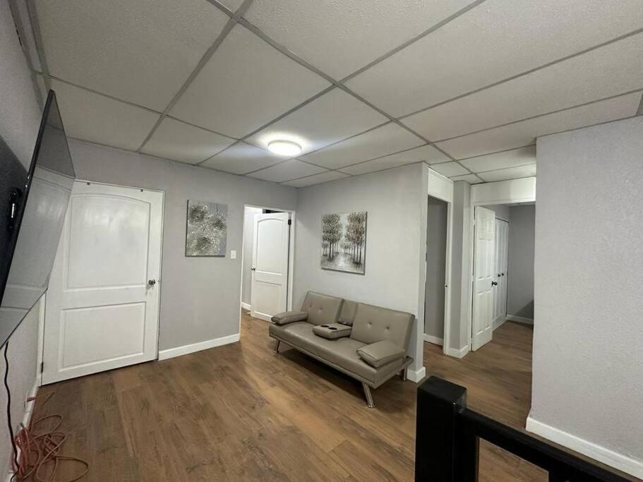 Residencia Preciosa De 2 Planta Villa ซานซัลวาดอร์ ภายนอก รูปภาพ