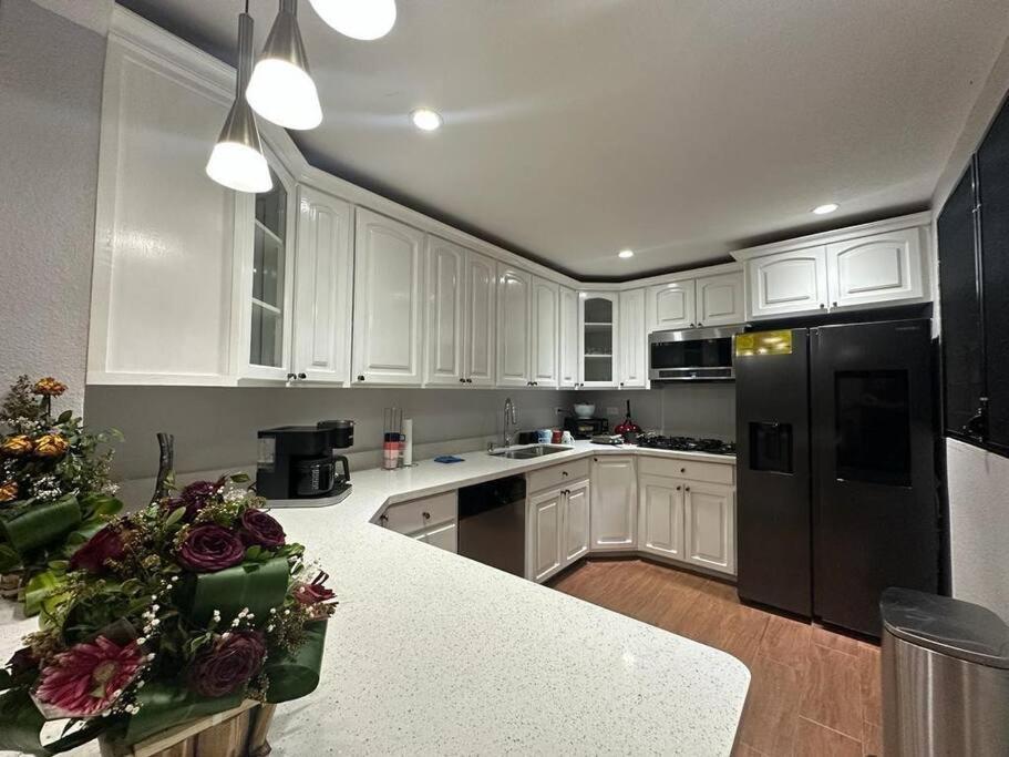 Residencia Preciosa De 2 Planta Villa ซานซัลวาดอร์ ภายนอก รูปภาพ